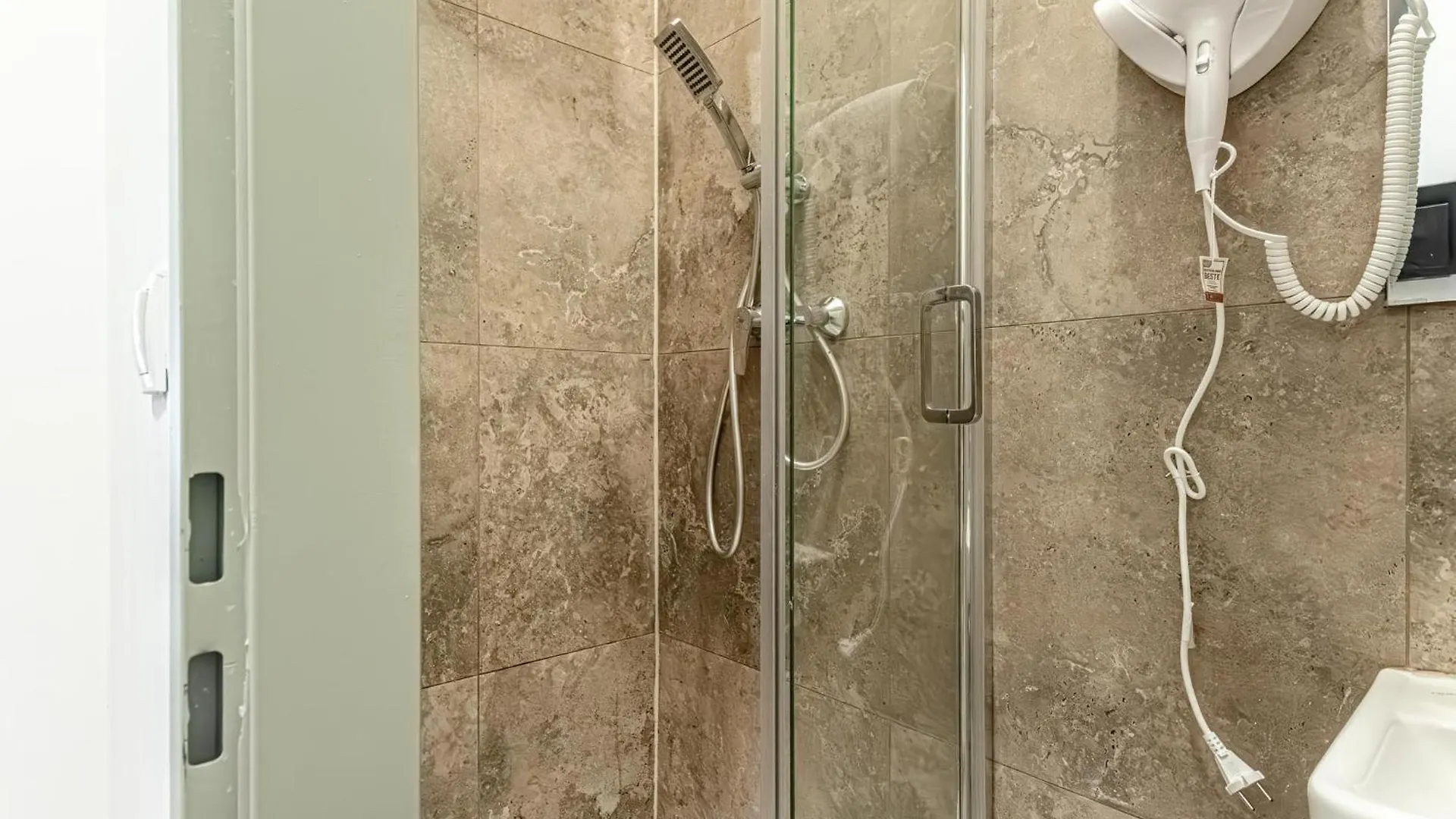 וינה 18 Min To City Center Via U3 - Lovely 1Br Ground Floor Gem 0*,