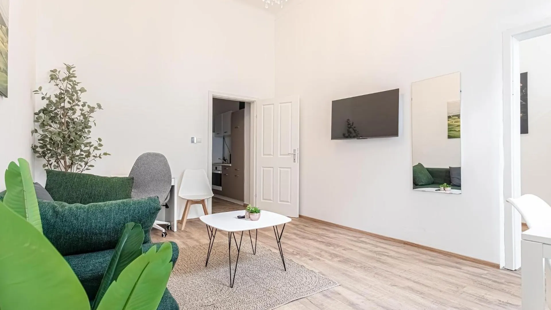 18 Min To City Center Via U3 - Lovely 1Br Ground Floor Gem Vienna 0*,  Austria