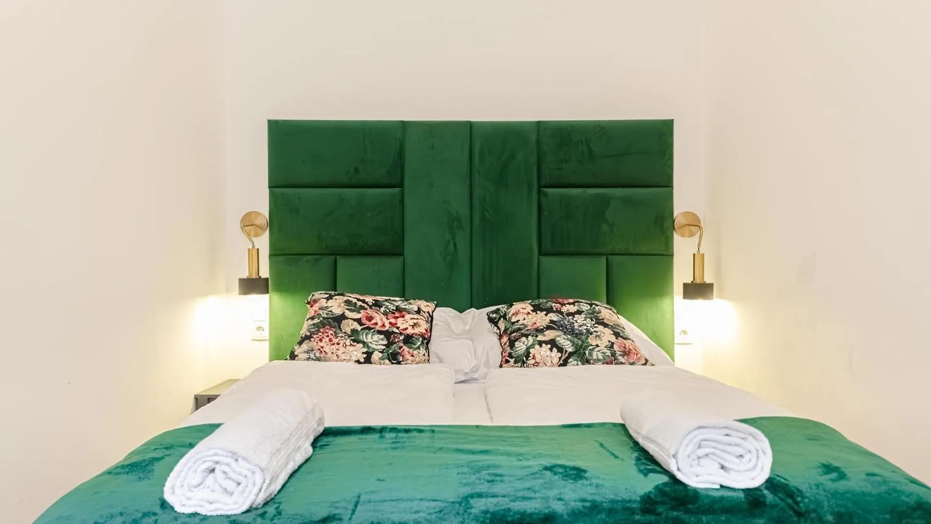 18 Min To City Center Via U3 - Lovely 1Br Ground Floor Gem Vienna Apartment