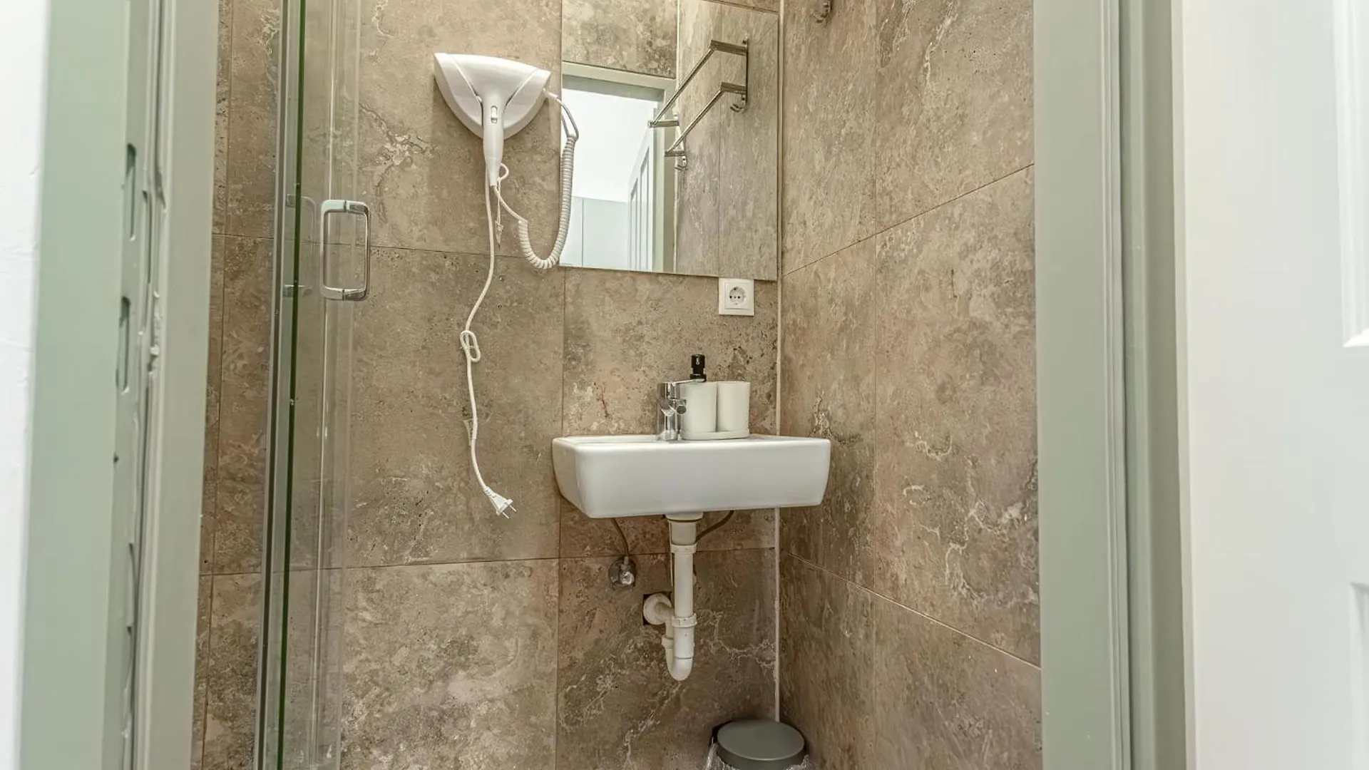 Apartment 18 Min To City Center Via U3 - Lovely 1Br Ground Floor Gem Vienna
