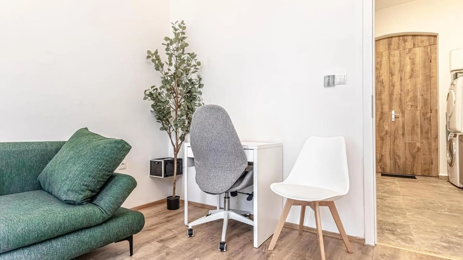 18 Min To City Center Via U3 - Lovely 1Br Ground Floor Gem Vienna 0*,